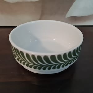 Thomas bowl leaf design salad dessert 70s