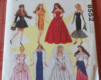 Stunning Historic Gown Pattern Simplicity 4479 0584 Sizes 14-20 Uncut
