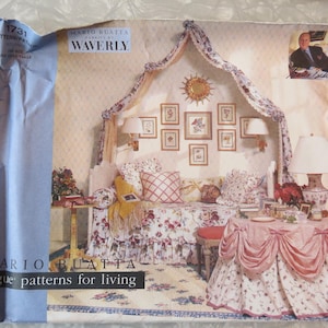 Vogue 1731 Bedroom Coverlet, Dust Ruffle, Wall Drape, Table Skirts and 3 Pillows UNCUT Ff Sewing Pattern for Living 1996 Mario Buatta