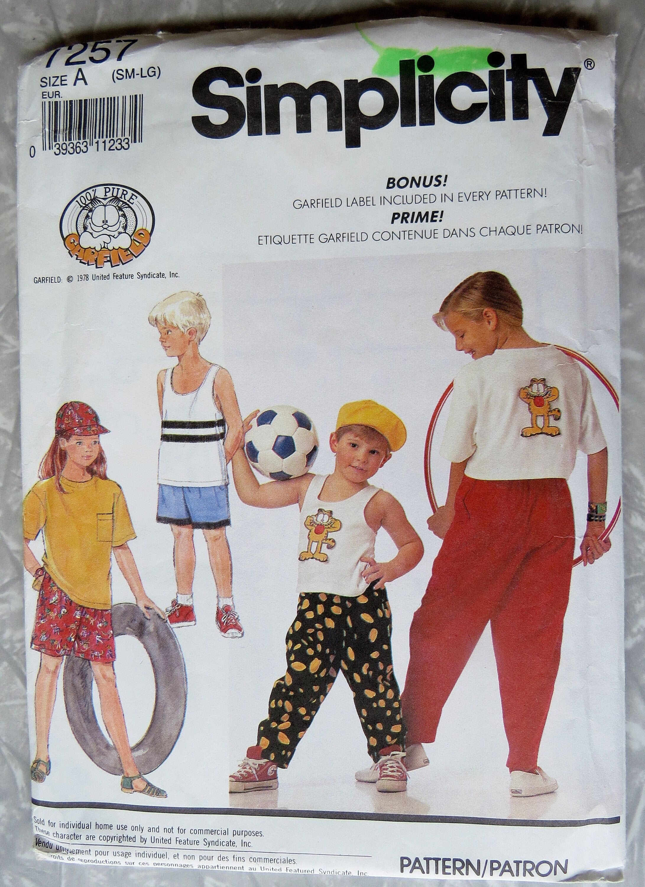 Simplicity 7257 Pull-on Pants Shorts Hat Knit Tops in 2 Lengths Boys Girls  Child Size A: S M L, Garfield Transfer UNCUT 1990s Sewing Pattern 