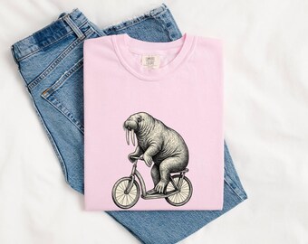 Walrus Riding Bike Shirt Animals Fun Gift Women Old School Tee Walrus T-Shirt Animal Fan Vintage Tshirt Humor Graphic Line Art Two-Wheeler