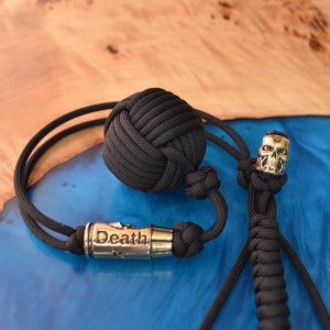 Nachhaltiges Geschenk: Knoten-Schlüsselanhänger für Ihn, Paracord-Schlüsselanhänger mit Messingperlen, Schlüsselanhänger zum täglichen Tragen, Rucksack-Zubehör