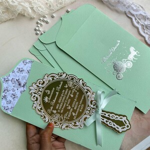 Klassische Hochzeitseinladungen - Ideal für: Zielzeremonie mit hellgrünem Umschlag und Liner