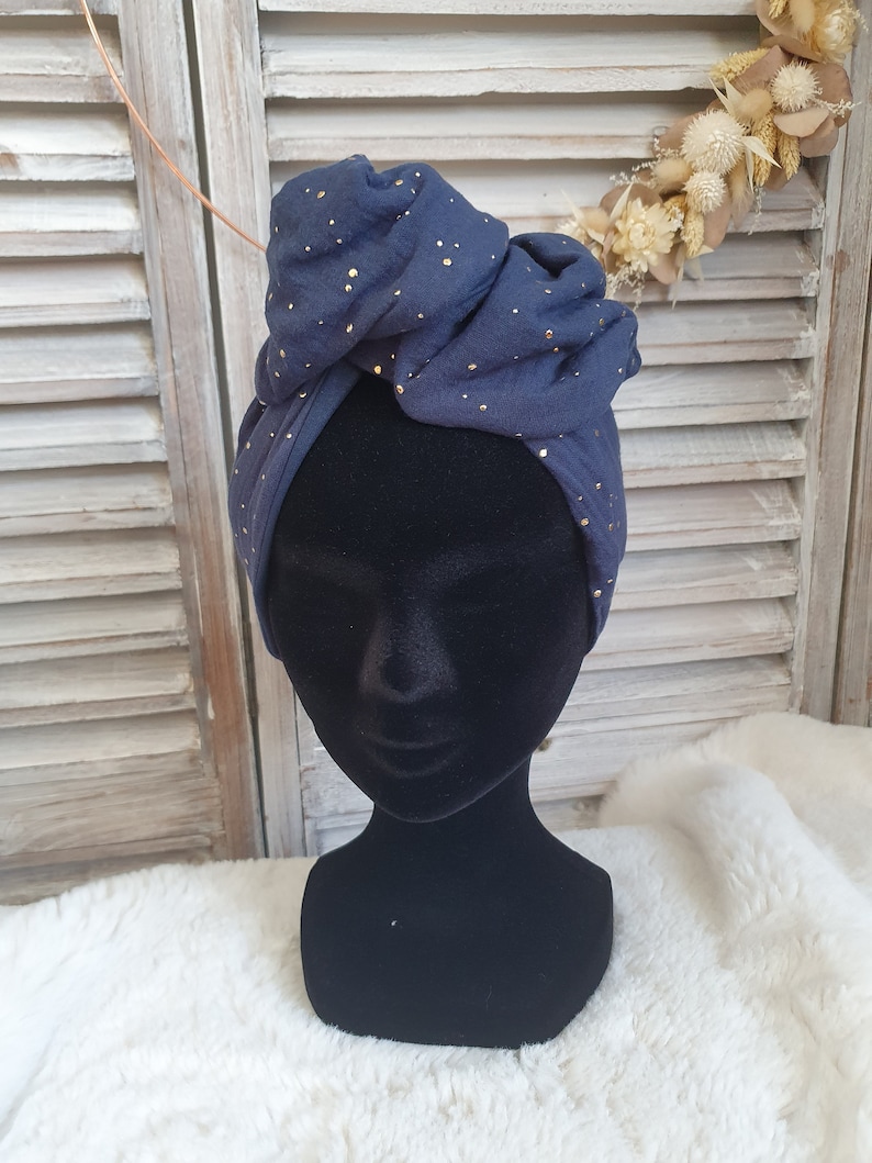 Demi-Turban, bandeau fil de fer modulable turban double gaze pois dorés bleu marine MAX image 3