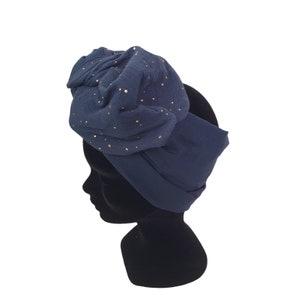 Demi-Turban, bandeau fil de fer modulable turban double gaze pois dorés bleu marine MAX image 6