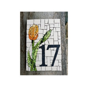 Benutzerdefinierte Adressplakette Mosaik Hausnummer mit Tulpe Hausnummer Keramiknummer Keramiknummer Personalisiertes Geschenk Einzigartige Wandnummer Mosaikprodukt