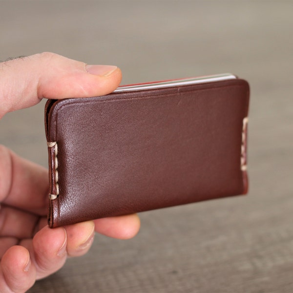 Minimalistisches Kartenetui, kostenloser personalisierter Leder-Kreditkartenhalter, Minimalistische Brieftasche Kartenhülle Geschenk für Ihn niedliches Kartenetui Lederwaren Geschenk