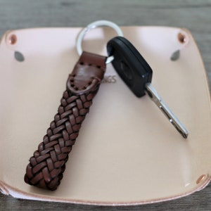 Braid Leather Keychain Handcrafted Leather Goods New Car Gift Key fob Practical luxury housewarming gift Hand braided keychain gift for men