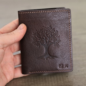 Cartera de cuero regalos personalizados para novio, estampado de árbol hecho a mano elegante estuche de tarjeta de cartera Cartera de hombre bifold especial de cuero genuino