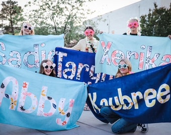 Toalla de playa personalizada con letras de burbujas, nombre personalizado, microfibra suave, 76 x 152 cm, secado rápido, para piscina y playa