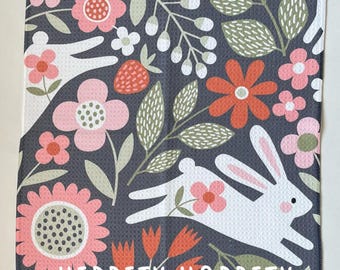 Toalla de cocina Hippity Hoppity: un caprichoso paño de cocina con forma de conejito de Pascua. Toalla de algodón para decorar el hogar en primavera.