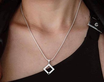 Colgante cuadrado de plata/Colgante cuadrado de ónix negro/Colgante cuadrado abierto/Collar de plata con peana cuadrada/Medallón cuadrado de ónix/Colgante de ónix