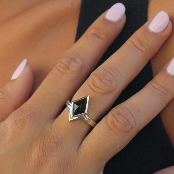 Rhombus Ring / Schwarzer Rhombus Ring / Onyx Ring / Onyx Ring Diamantförmig / Rhombus Form Ring / Rhombus Ringe 925 Silber / Frauen Ringe