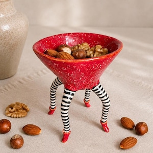 Ciotola da frutta in ceramica fatta a mano, ciotola scultorea in terracotta con gambe a righe, decorazione surreale per la casa, centrotavola unico, regalo artistico in ceramica
