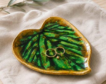Green Leaf Ceramic Trinket Dish, Handmade Botanical Ring Tray, Small Jewelry Catchall