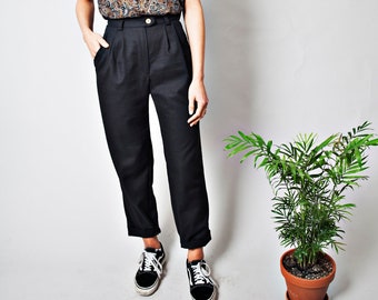 Leinen Bundfalten Hose “Minimal Grunge”. Hoch geschnitten mit Mom/Girfriend- fit