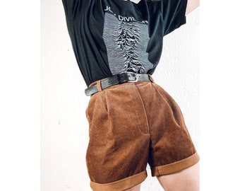 90s inspired corduroy shorts