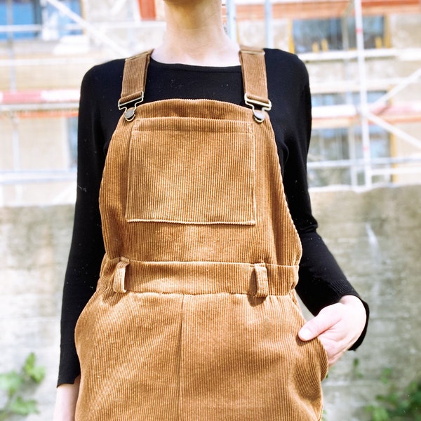 Latzhose/Overall „Minimal Grunge“ mit Brust Tasche