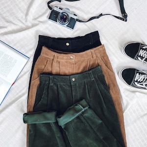 "Minimal Grunge" pleated trousers made of Genoa corduroy