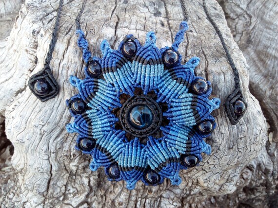 Macrame necklace sun with blue goldstone