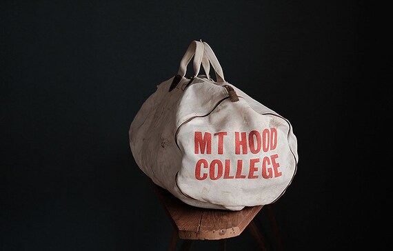 Vintage american MT HOOD COLLEGE white canvas bag
