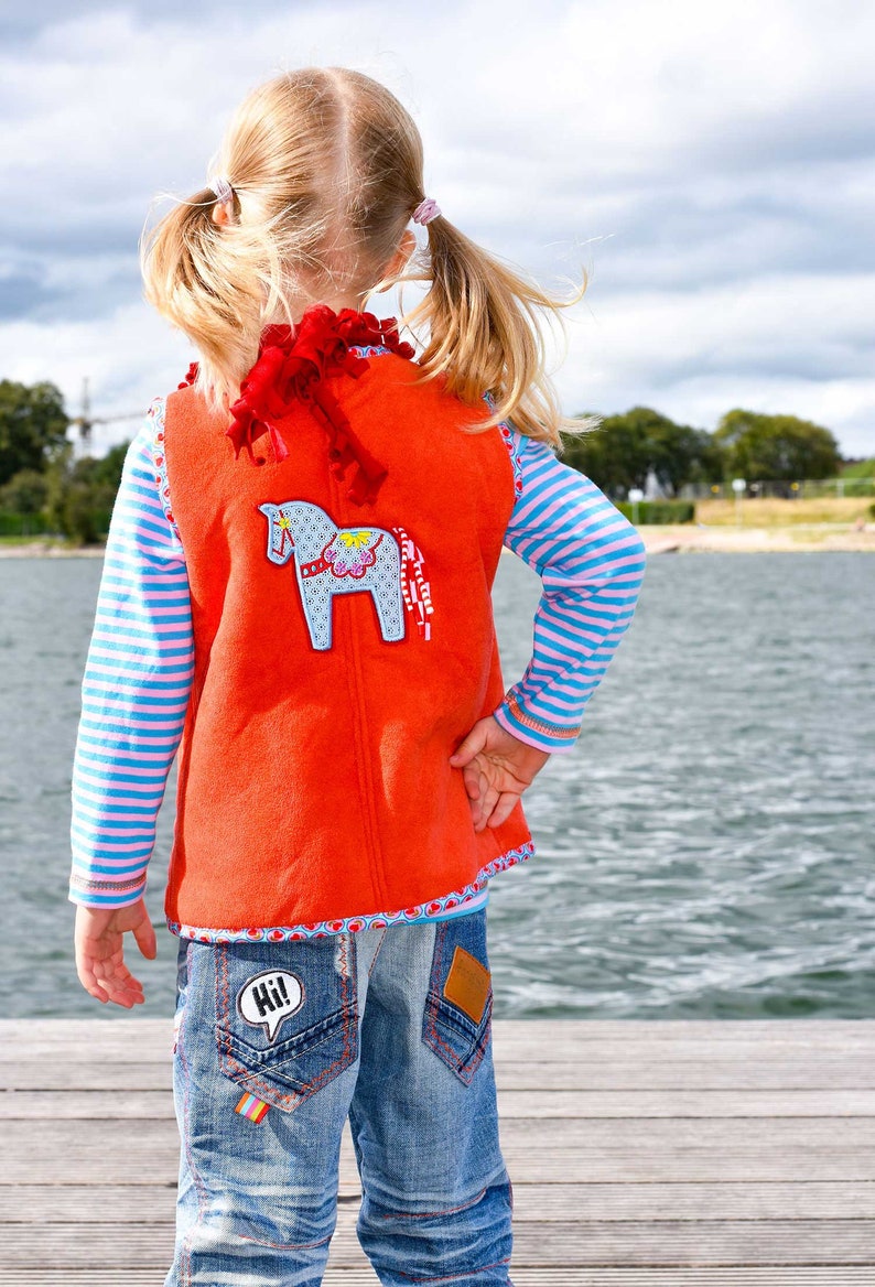 Paper cut pattern Children/'s vest FRIA for sewing beginners
