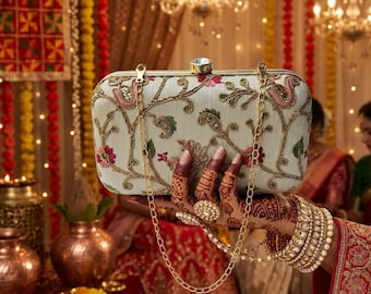 Bolso de mano nupcial bordado, bolso de noche con marco dorado, bolso étnico floral.