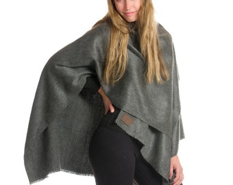 Oversized Alpaca Shawl Wrap, Unisex Woven Scarf, Soft Lightweight Poncho, Cozy Winter Cape, Travel Wrap, Bridal Gift, Gray Shawl