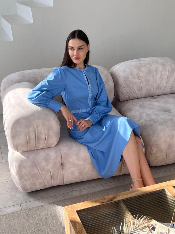 Elegant Dress with Lace for Any Event, Festive Romantic Dress for Special Occasions, Designer Midi Dress with Puff Sleeves