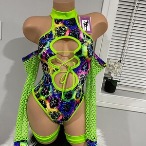 Traje Festival Rave com brilho UV