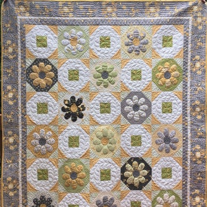 Summer Daisies PDF Pattern and Bonus Mini Star Quilt