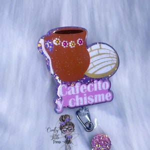 Cafe y Chisme Abzeichen Reel - Kaffee Abzeichen Rollen - Cafe Badge Reels - Chisme Abzeichen Rollen - Hispanic Abzeichen Rollen - Spanische Abzeichen Rollen - Lustige Abzeichen