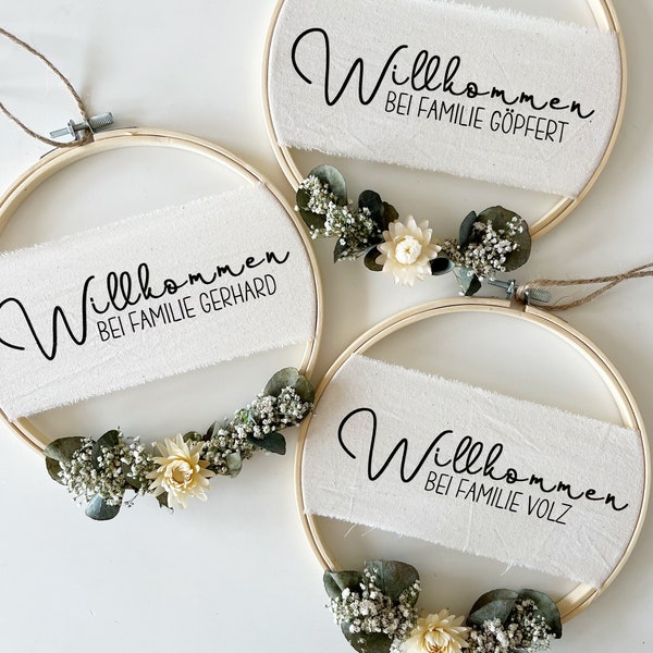 Personalisierter Kranz|Türschild | Türschild | Hochzeit | Einzug | Zuhause | Home | Stickrahmen | Trockenblumen