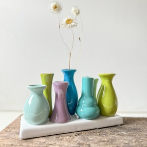 Mini Vasen Blumen Keramik gedeckter Tisch bunt Geschenk Blumenstrauß Bild 2