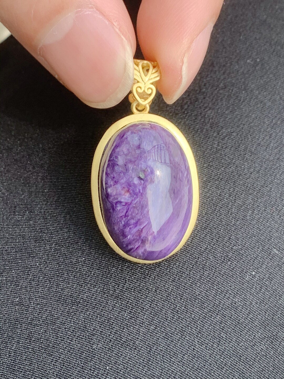 Pendentif en Charoïte et Tinaksite (PE1425-1)