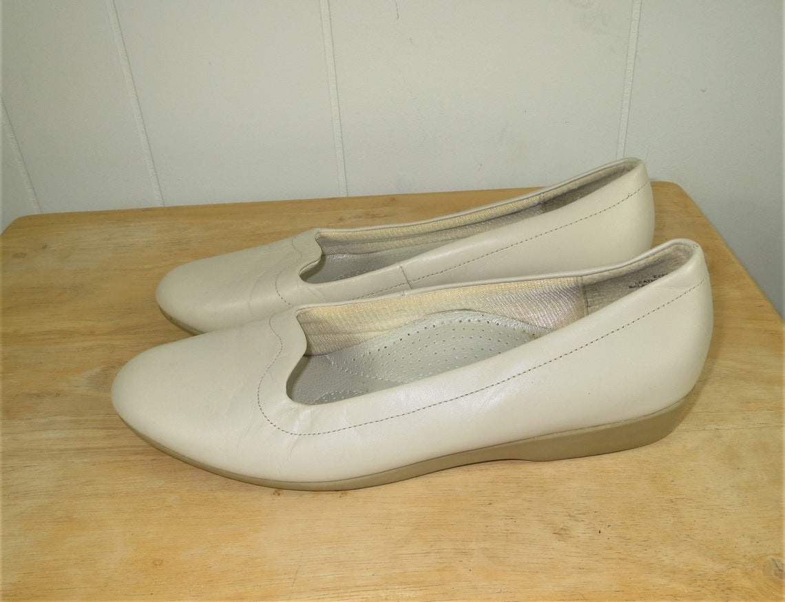 Vintage Red Cross Shoes Slip-on Size 7.5 Medium - Etsy
