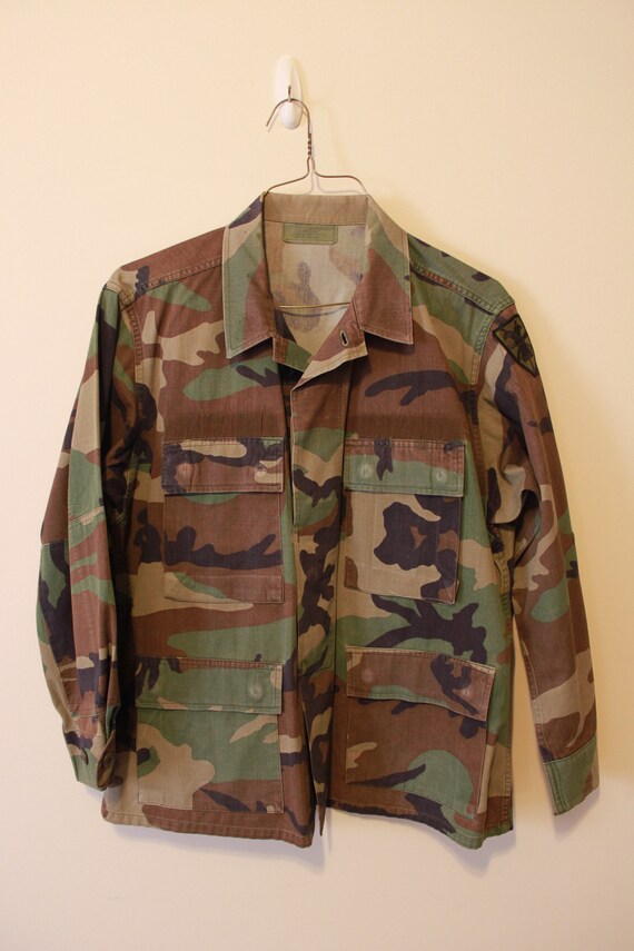 Vintage Military Issue U.S Army Camouflage Jacket M… Gem