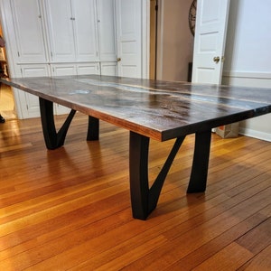 Black Walnut River Dining Table: Iridescent Grey Epoxy Resin