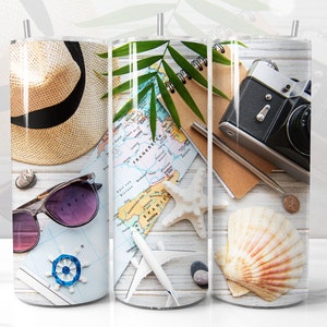 TravelDesign für Tumbler, Travelling Beach Materialien Karte Kamera Passport, GERADE 20 Unzen Skinny Tumbler Wrap Sublimation Image