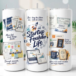 Può includere: Tre bicchieri cilindrici bianchi con cannucce, caratterizzati da illustrazioni colorate di concetti di startup, tra cui un razzo, un portatile, una tazza di caffè e vari documenti con testi come Startup Founder Life, Move fast, break things, iterate.