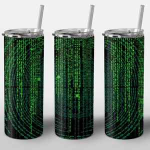 Może przedstawiać: Trzy izolowane kubki ze czarnym tłem i zielonym wzorem kodu binarnego. Każdy kubek ma srebrną pokrywkę i przezroczystą słomkę. Wzór kodu binarnego tworzy efekt tunelu.