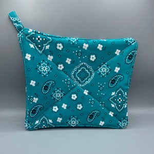 Green and White Patterned Potholder