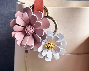 Large Dusty Blush Pink Daisy Flower Purse Charm, Genuine Leather Bag Charm, Purple purse Bling flair, Spring Bag Charm, Mother’s Day gift