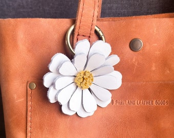 Large White Daisy Flower Purse Charm,  Flower Purse Charm, Genuine Leather Bag Charm,  purse Bling flair, Spring Bag Charm, Large Flower