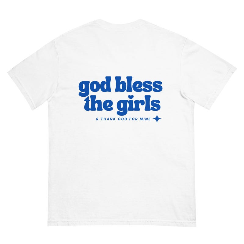 Megan Moroney Pops In Blue Sequin Romper For Am I Okay Tour - Foto 13