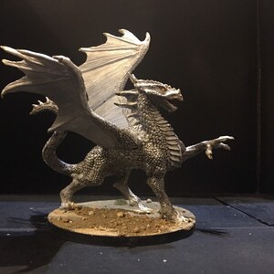 Hand painted reaper miniatures silver Dragon dungeons and dragons