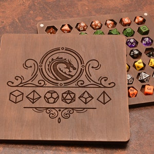 DnD-dobbelsteendoos en -bakje. Gepersonaliseerde dobbelsteendoos, dobbelsteenhouder 7 set, Wyvern dobbelstenenkluis, aangepaste dobbelsteenbak, houten dobbelsteenopslag.