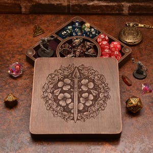 Personalisierte Würfelbox. Halter für 5 Satzwürfel. Würfelkasten. Würfelschale. DnD Geschenkidee.