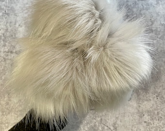 Luxury Handmade Faux Fur Pom Pom - Stylish and Soft Hat Accessory