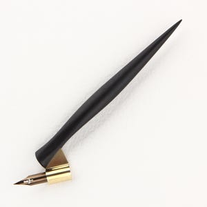 PISZ handmade wooden oblique calligraphy pen holder. For copperplate, spencerian, modern, ornamental penmanship penholder ergonomic matte